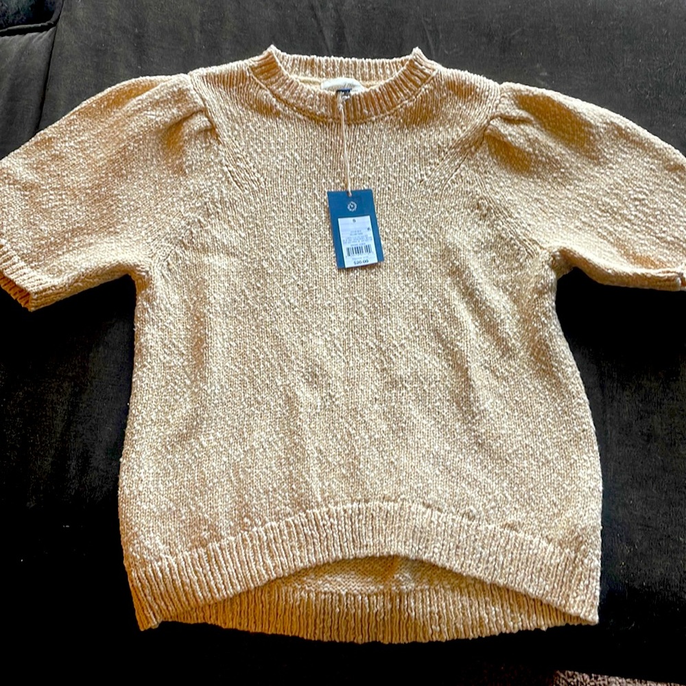 Pale yellow size S universal threads knitted top